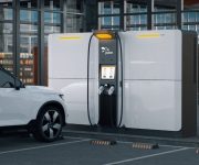 Juice Ultra 2 battery: carregamento rápido CC para carros elétricos sem necessidade de instalação