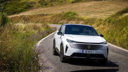 Grupo Stellantis e marca Peugeot são os líderes absolutos do mercado automóvel português em setembro e no acumulado do ano