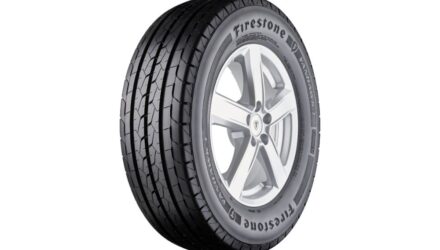 Novo Firestone Vanhawk 3 com desempenho melhorado em piso molhado para condutores de veículos comerciais